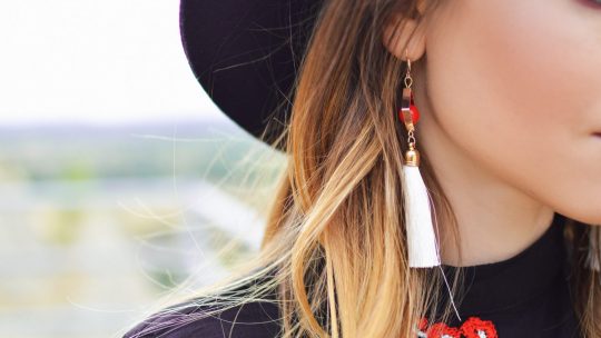 Comment affirmer votre look avec des boucles d’oreilles ?