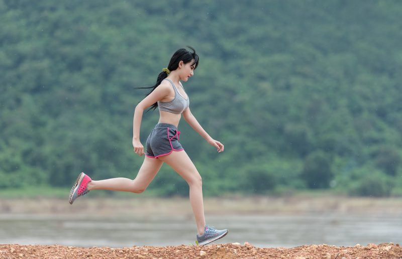 Quel équipement running femme choisir pour débutant ?