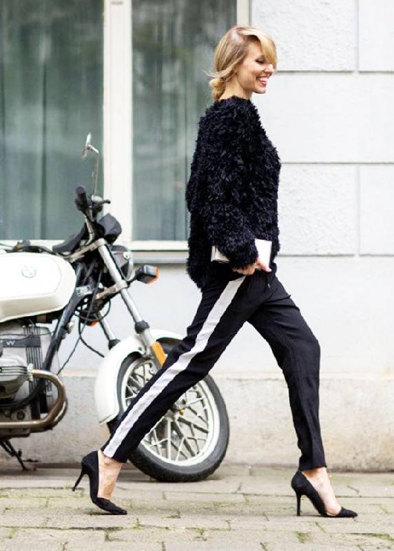 look stylé avec un pantalon de survetement