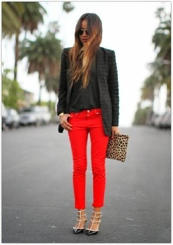 pantalon rouge moderne