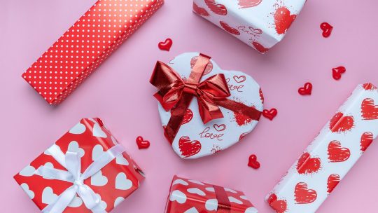Trouvez le cadeau Saint-Valentin parfait pour votre partenaire : une sélection de cadeaux originaux et romantiques!