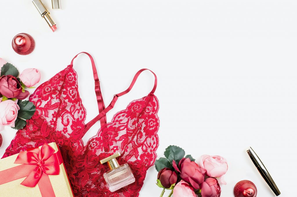 Offrir de la lingerie: Comment choisir le cadeau idéal ?